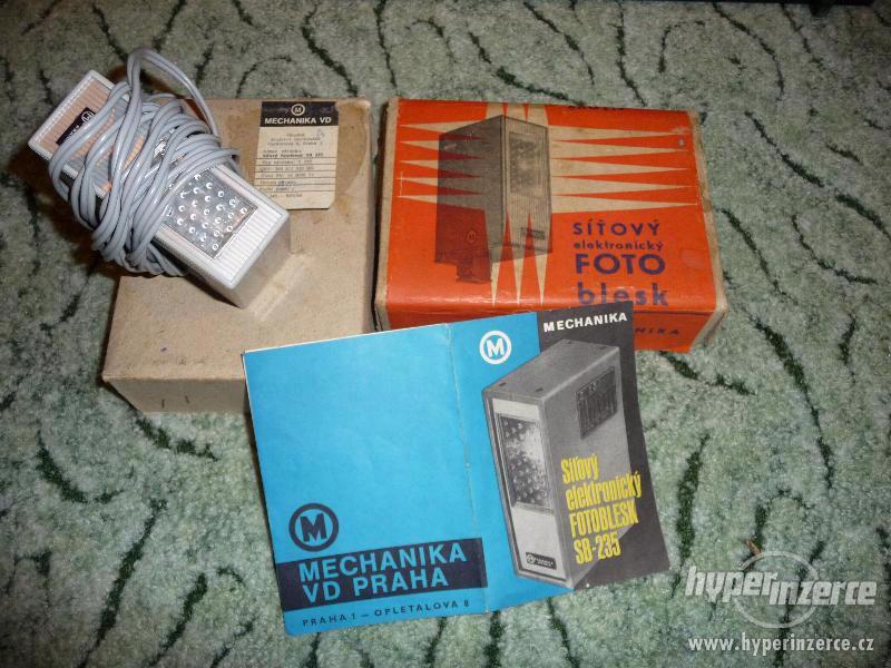 Síťový elektronický fotoblesk SB-235 - foto 4