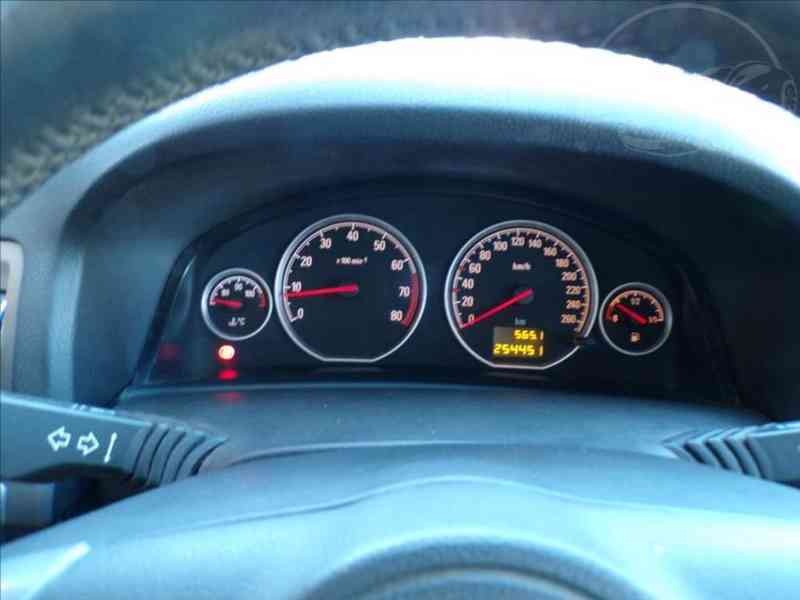 Opel Vectra 1,8 16V KLIMA - foto 5