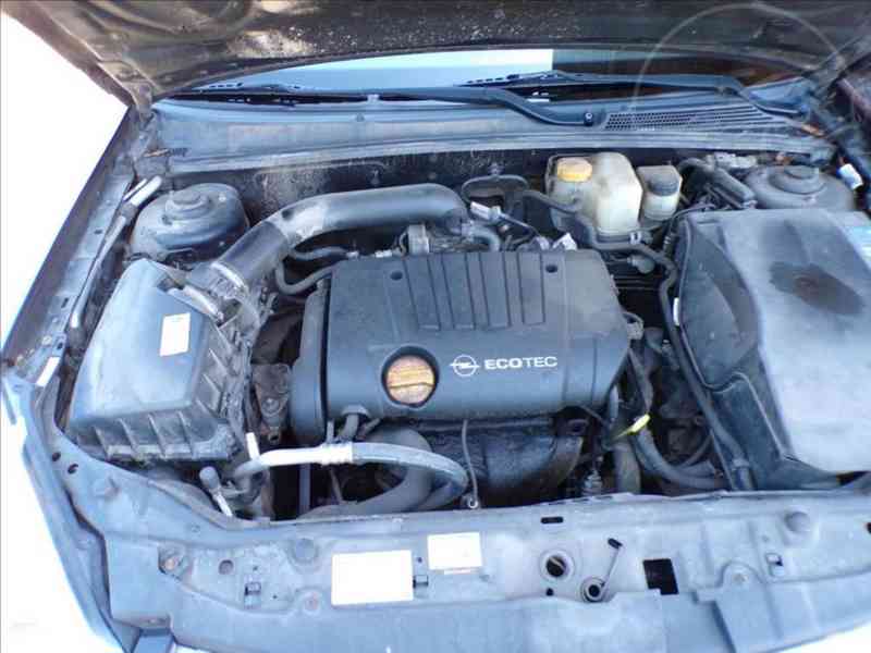 Opel Vectra 1,8 16V KLIMA - foto 12