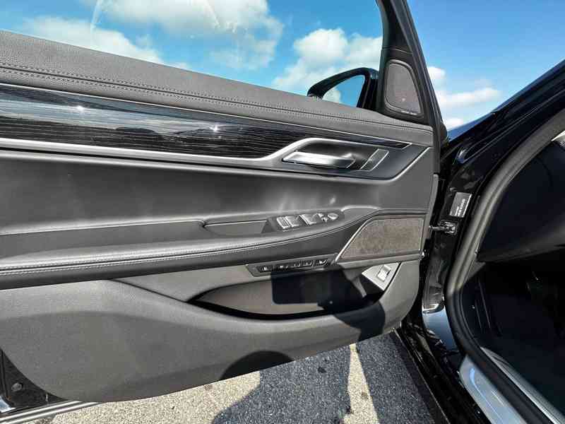 BMW Řada 7 740xd/laser/360°/masáž/ACC/HUD - foto 10