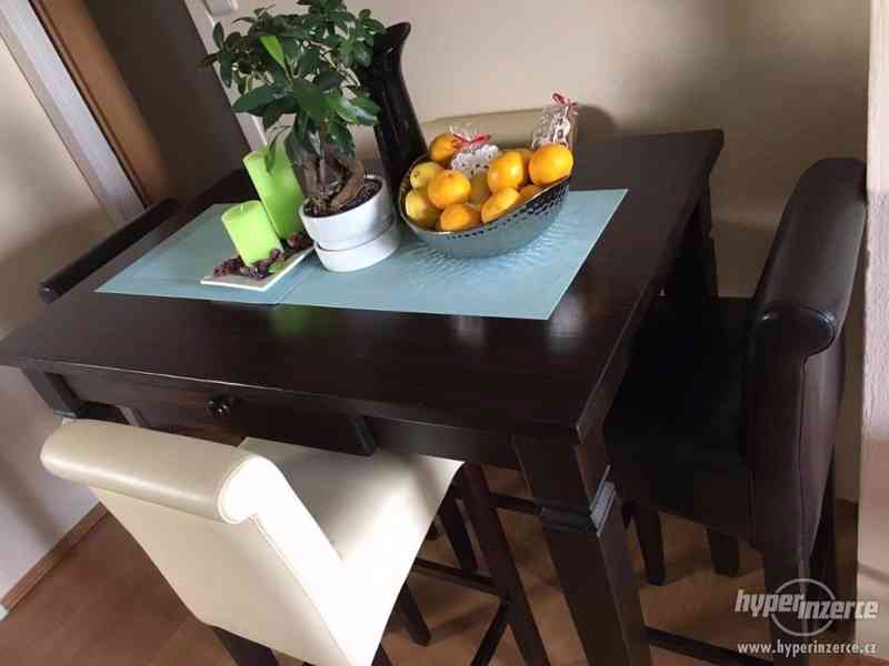 Vyšší stůl z masivu + 4 kožené židle - foto 3