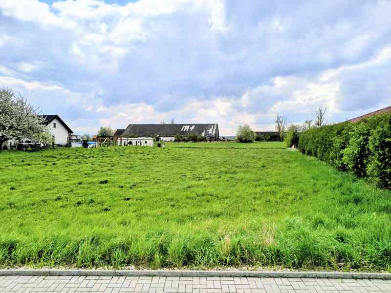 Čáslavky - prodej stavebního pozemku 1686 m2 - foto 3