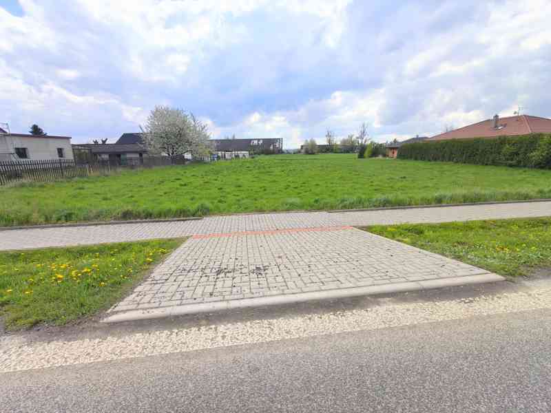 Čáslavky - prodej stavebního pozemku 1686 m2 - foto 2