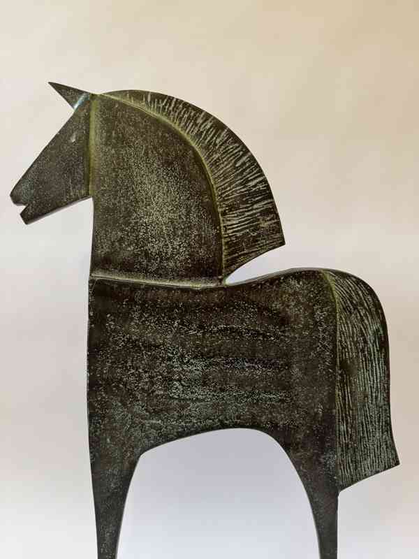Kůň - kovová socha ve stylu Art Deco 57 cm - foto 2