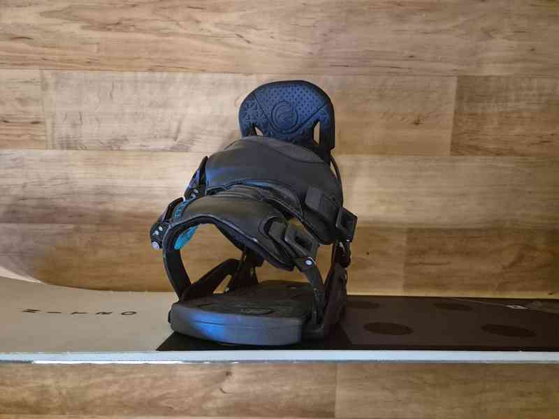 Snowboard Nitro Future 142 cm + vázání Flow - foto 4