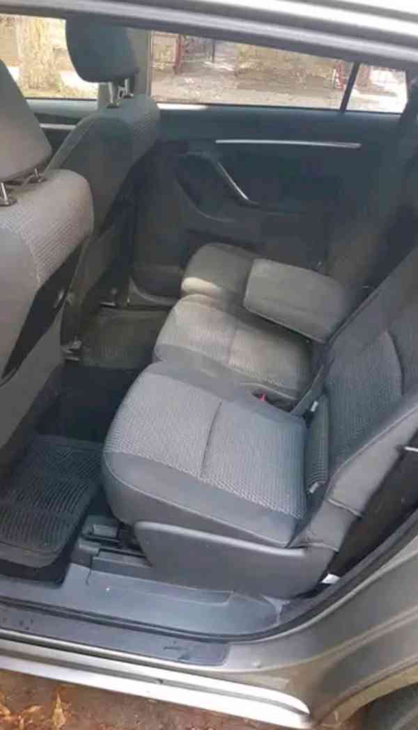 Toyota Verso 1.8i Skyview Edition benzín 108kw - foto 5