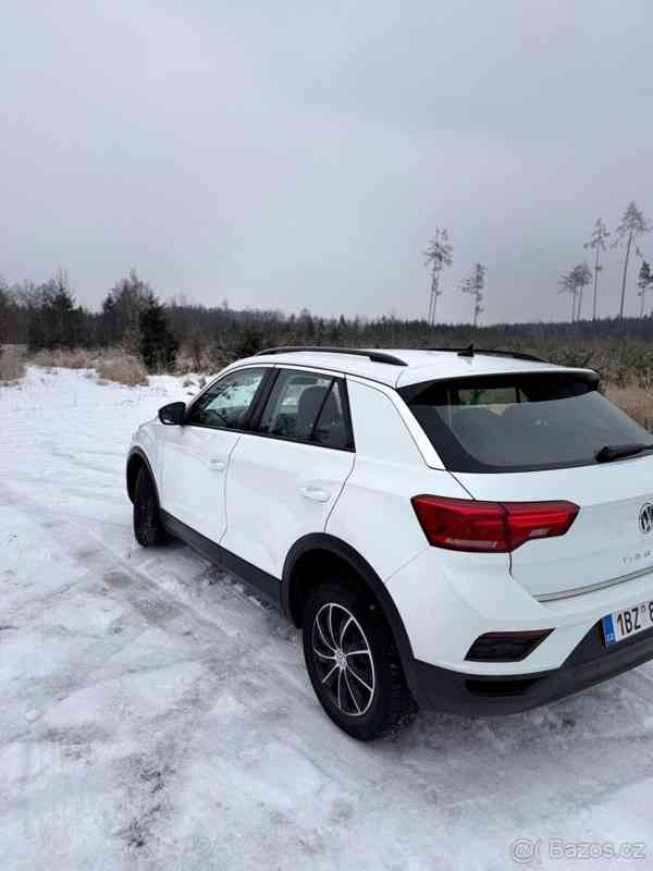 Volkswagen T-Roc 1,0   TSI 95kw + letní PNEU - foto 9