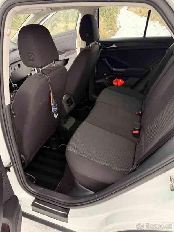 Volkswagen T-Roc 1,0   TSI 95kw + letní PNEU - foto 16