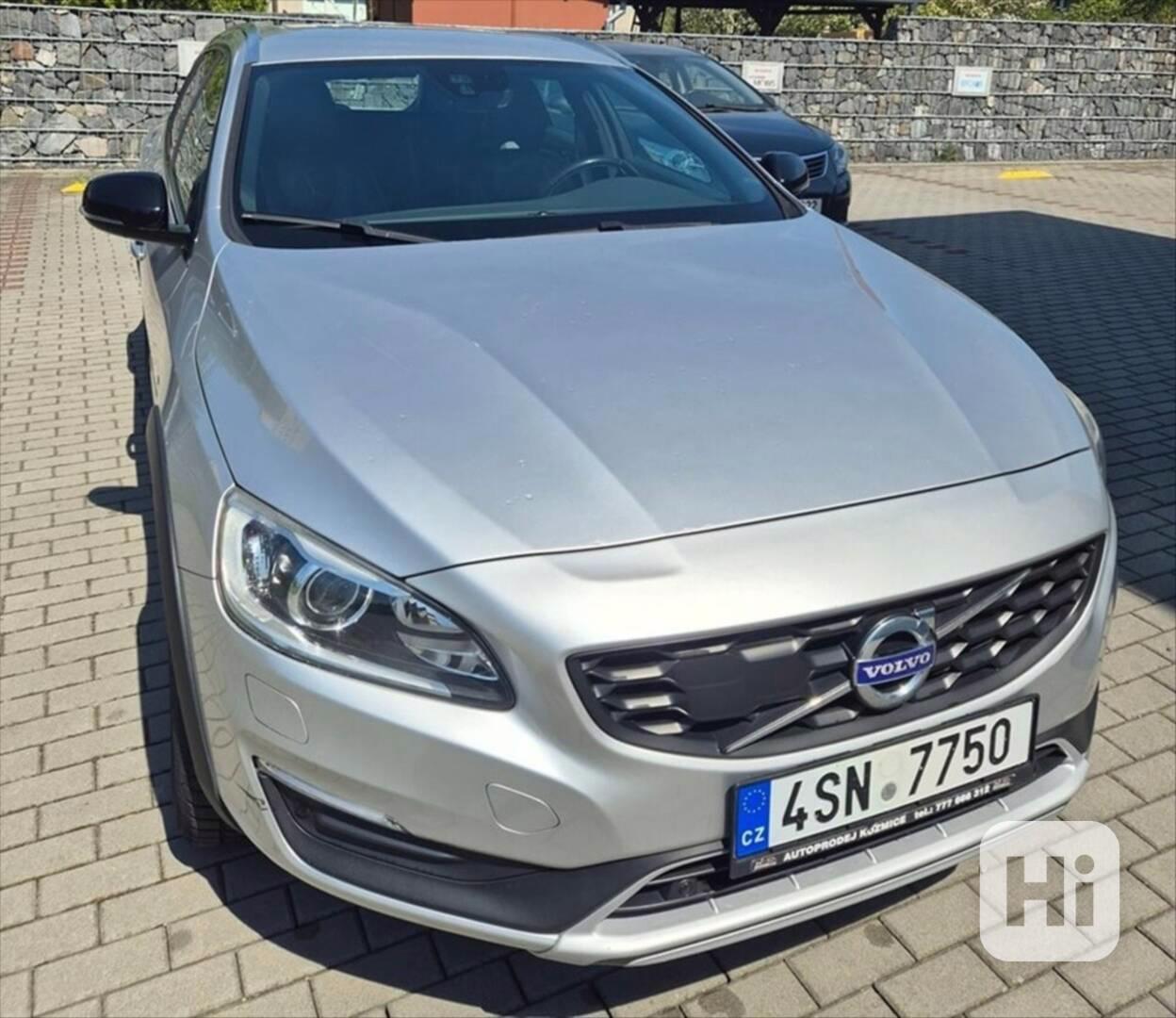 Volvo V60 2,4   Cross Country D - foto 1