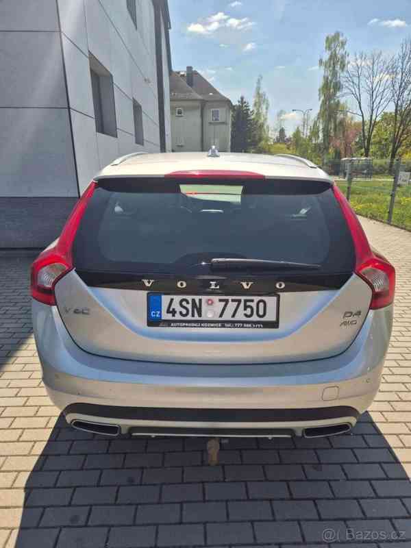 Volvo V60 2,4   Cross Country D - foto 4