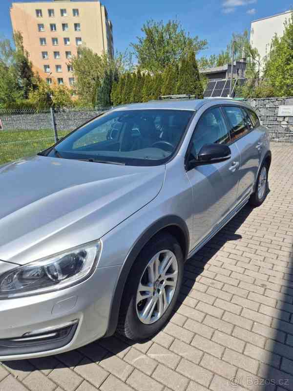 Volvo V60 2,4   Cross Country D - foto 2
