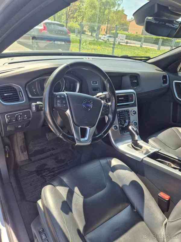 Volvo V60 2,4   Cross Country D - foto 5