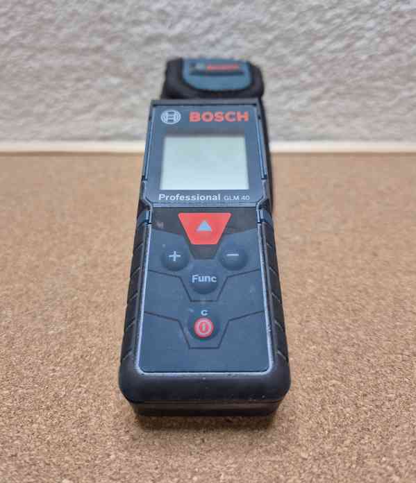 laserový dálkoměr Bosch GLM 40 Professional 0.601.072.900 - foto 2