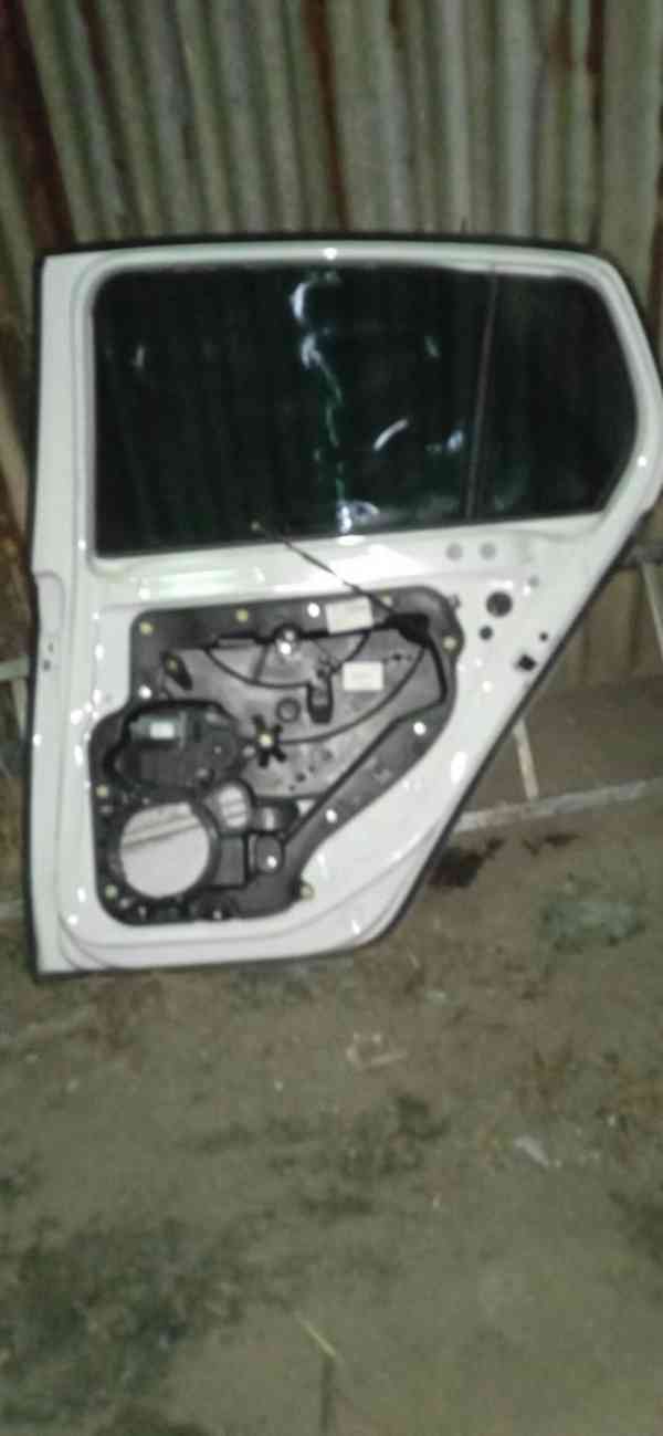 Škoda Superb II-Pravé zadní dveře-3T5833614 - foto 3