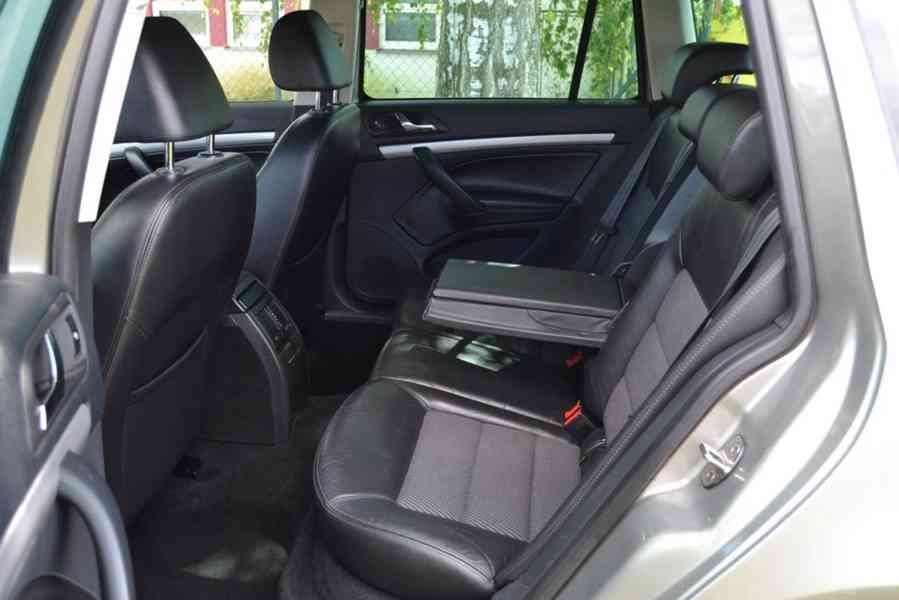 Škoda Octavia 1.4 TSI 90kW Elegance kombi - foto 11