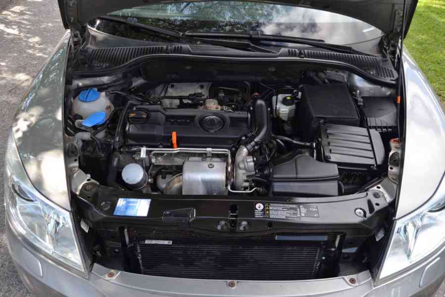 Škoda Octavia 1.4 TSI 90kW Elegance kombi - foto 15