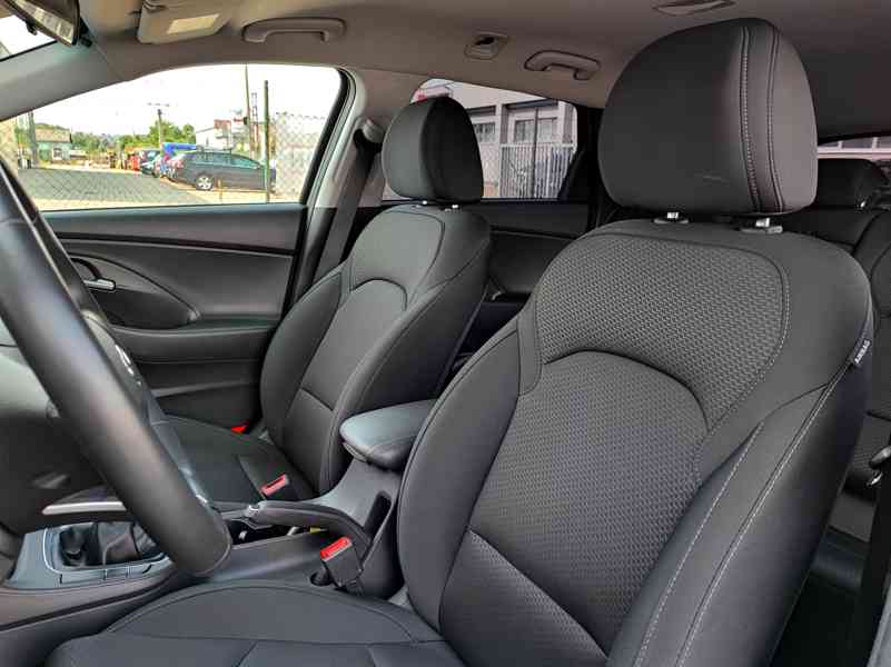 HYUNDAI I30 COMBI 1.4 T-GDI 103KW,2019,TRIKOLOR,ČR,1.MAJ,DPH - foto 3
