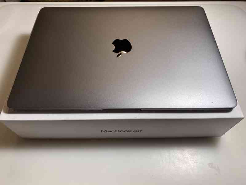 Apple MacBook Air 13,3" / M1 / 8GB / 256GB / vesmírně šedý  - foto 3