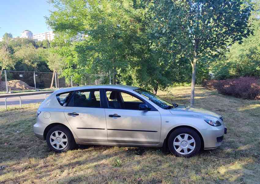Mazda 3, pěkná - garážováno  - foto 2
