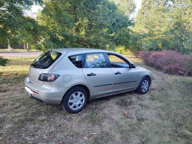 Mazda 3, pěkná - garážováno  - foto 4