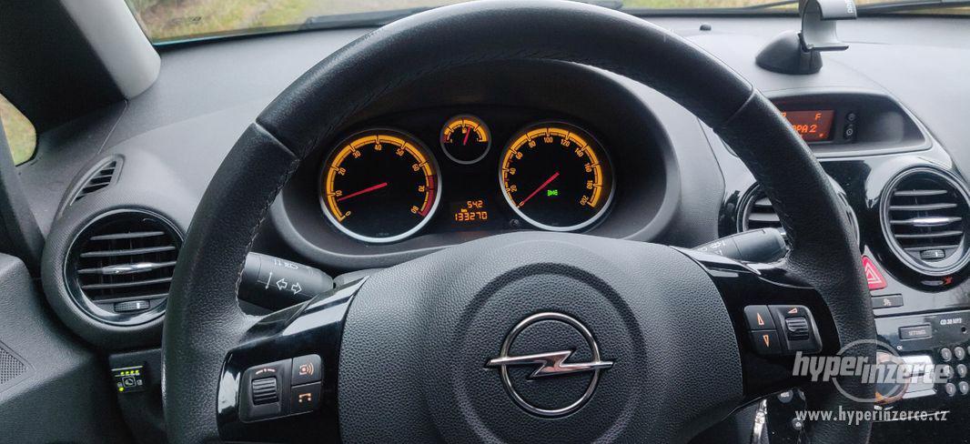 Opel Corsa D 1.2 LPG ǃǃǃ, r.v.10/11, STK 1/22 - foto 8