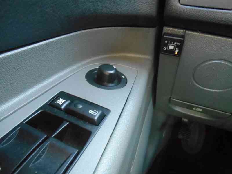 Chrysler 300C Combi 5,7 HEMI 4x4 AWD Limited TOP 2005 - foto 27