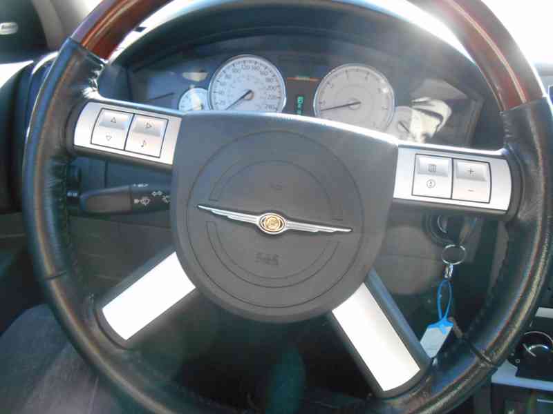 Chrysler 300C Combi 5,7 HEMI 4x4 AWD Limited TOP 2005 - foto 25