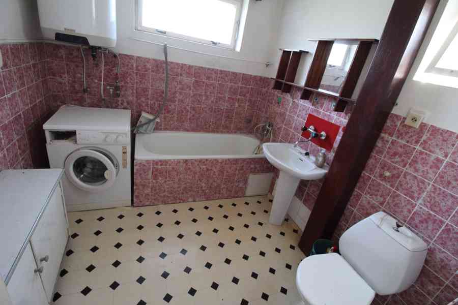 Prodej rodinného domu 218 m², pozemek 1155 m² Brná, Ústí n.L - foto 7