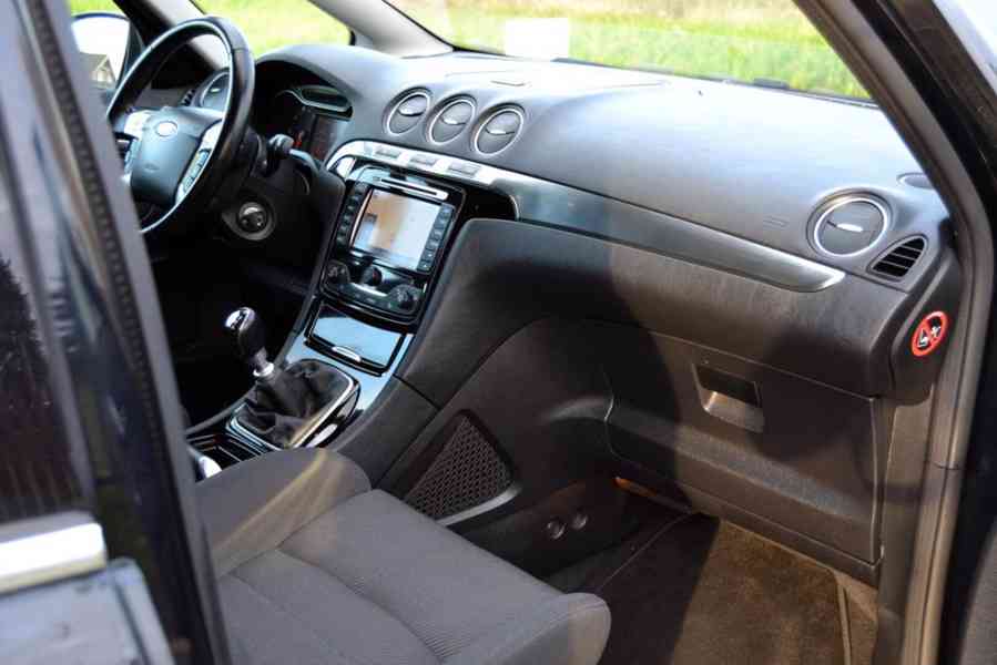 Ford S-Max 2.0 TDCI 120kW Titanium facelift - foto 13