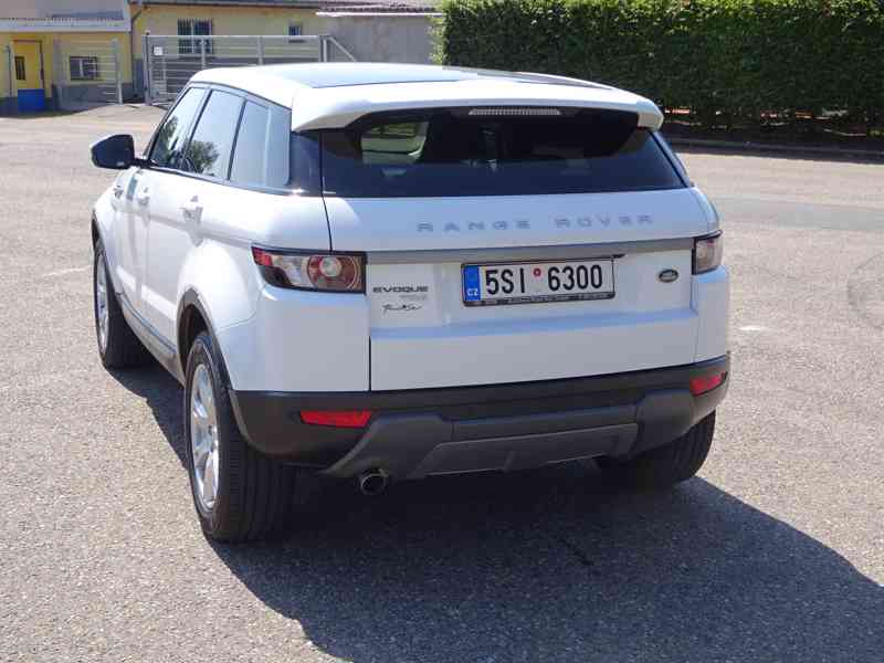 Land Rover Range Rover Evoque, 2.2 TD 4x4 r.v.2015 SERVISKA - foto 4