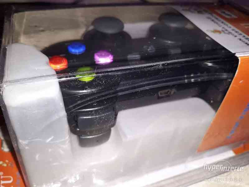 Bezdratový ovladač pad pro PS3, DUALSHOCK Díky vibracím a do - foto 7