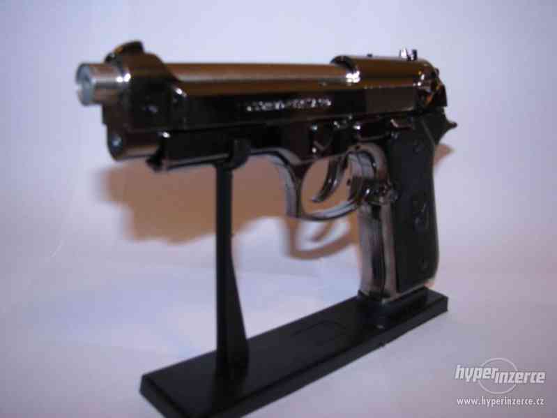 Pistole Beretta 9mm jako zapalovač - foto 3