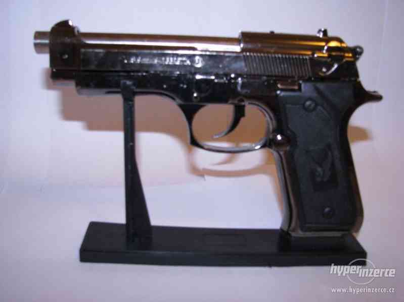 Pistole Beretta 9mm jako zapalovač - foto 5