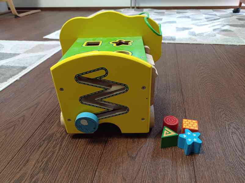 Prodám dřevěnou motorickou hračku slon - foto 4