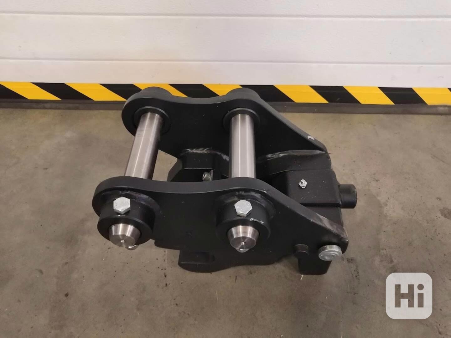 Rýchloupináky na minibagre JCB a iné značky - foto 1