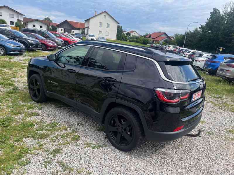 Jeep Compass 1,4i MultiAir benzín 103kw - foto 4