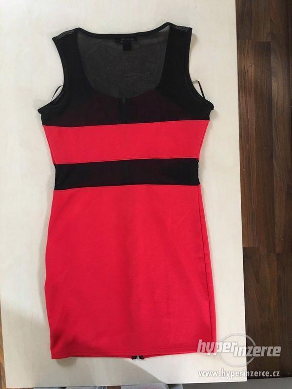 Červené elastické šaty na zip, vel M/L, Amisu - foto 4