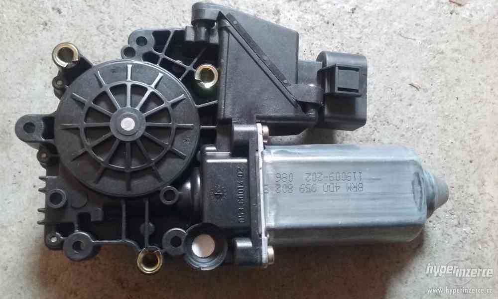 Elektrický motorek na stahování oken  na Audi A8 - foto 2