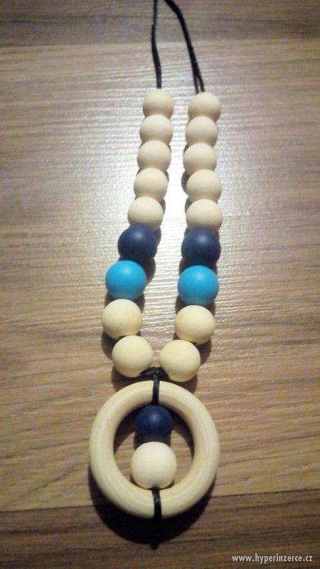 Silikonovo-dřevěný náhrdelník modrý - foto 2