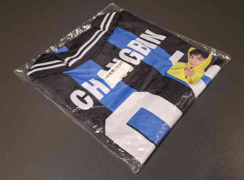 STRAY KIDS - KARMA POP UP UNIFORM T-SHIRT - foto 4