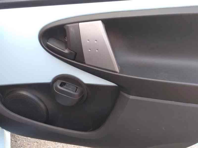 CITROEN C1 1.0 FURIO KLIMA,1.MAJITEL,ČR,SERVISKA - foto 27