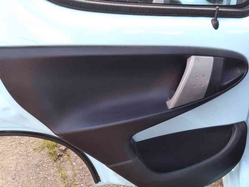 CITROEN C1 1.0 FURIO KLIMA,1.MAJITEL,ČR,SERVISKA - foto 25