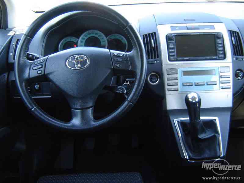 Toyota Corolla Verso 2.2 D-4D - foto 11