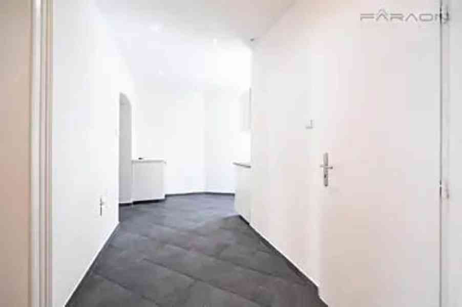 Pronájem bytu 2+1 62 m² Karoliny Světlé, Praha - Staré Město - foto 5