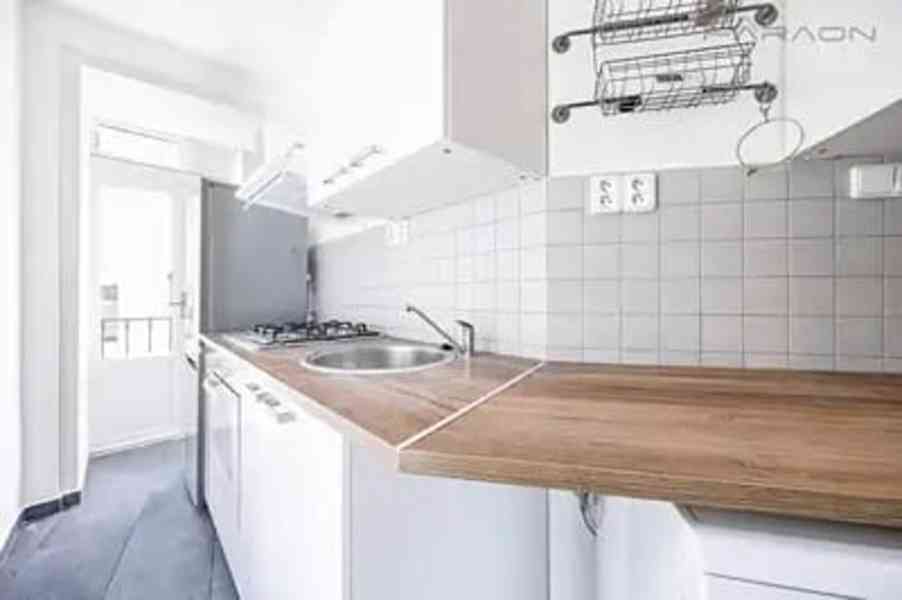 Pronájem bytu 2+1 62 m² Karoliny Světlé, Praha - Staré Město - foto 3