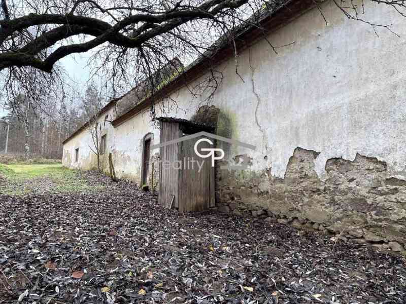 Prodej nemovitosti s rozsáhlými pozemky, Hracholusky - foto 13