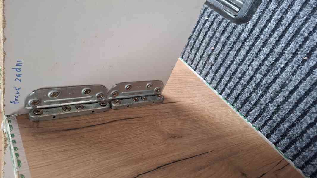 prodám vestavbu na spaní do VW T5 - foto 7