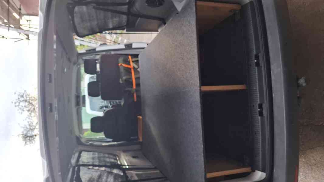 prodám vestavbu na spaní do VW T5 - foto 9