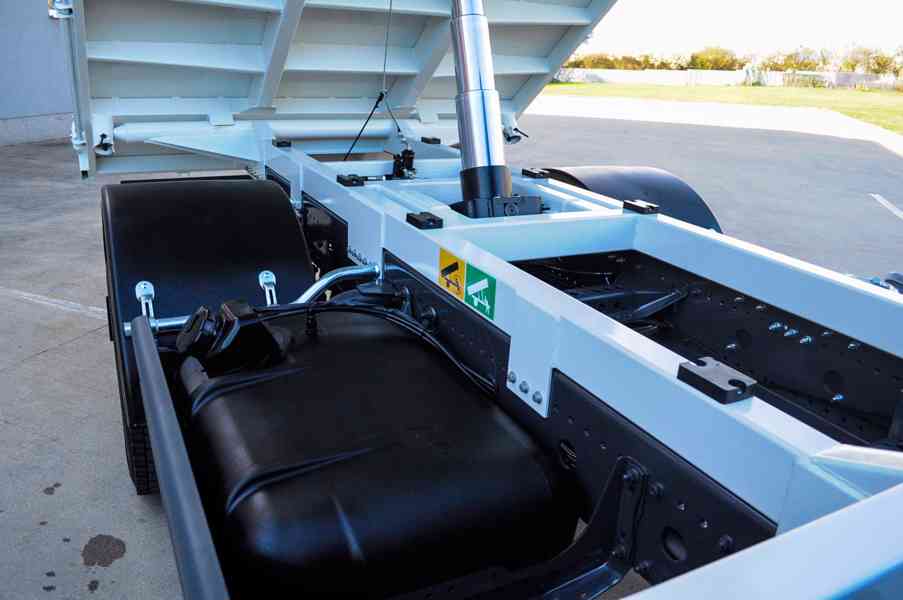 MERCEDES ATEGO 1622 TŘÍSTRANNÝ SKLÁPĚČ HYDRAULICKÁ RUKA EU5 - foto 93