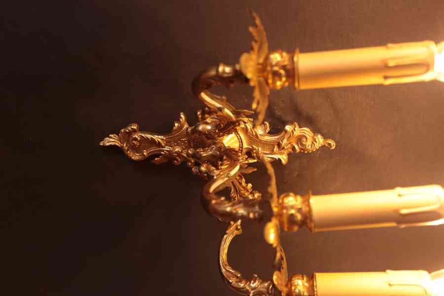 Párové tříramenné apliky / nástěnné lampy Ludvík XV - foto 4